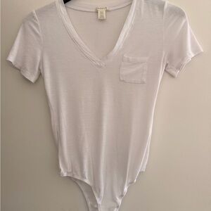 Fashion Nova x Bozzolo ‘Tell me Baby’ V-neck body suit